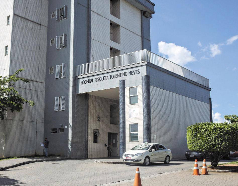 O suspeito foi socorrido pelos policiais ao Hospital Risoleta Neves, mas não resistiu
