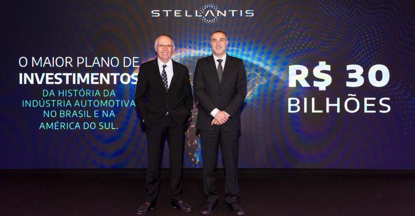 Na imagem, o CEO global da Stellantis, Carlos Tavares, e o presidente da companhia para a América do Sul, Emanuele Cappellano