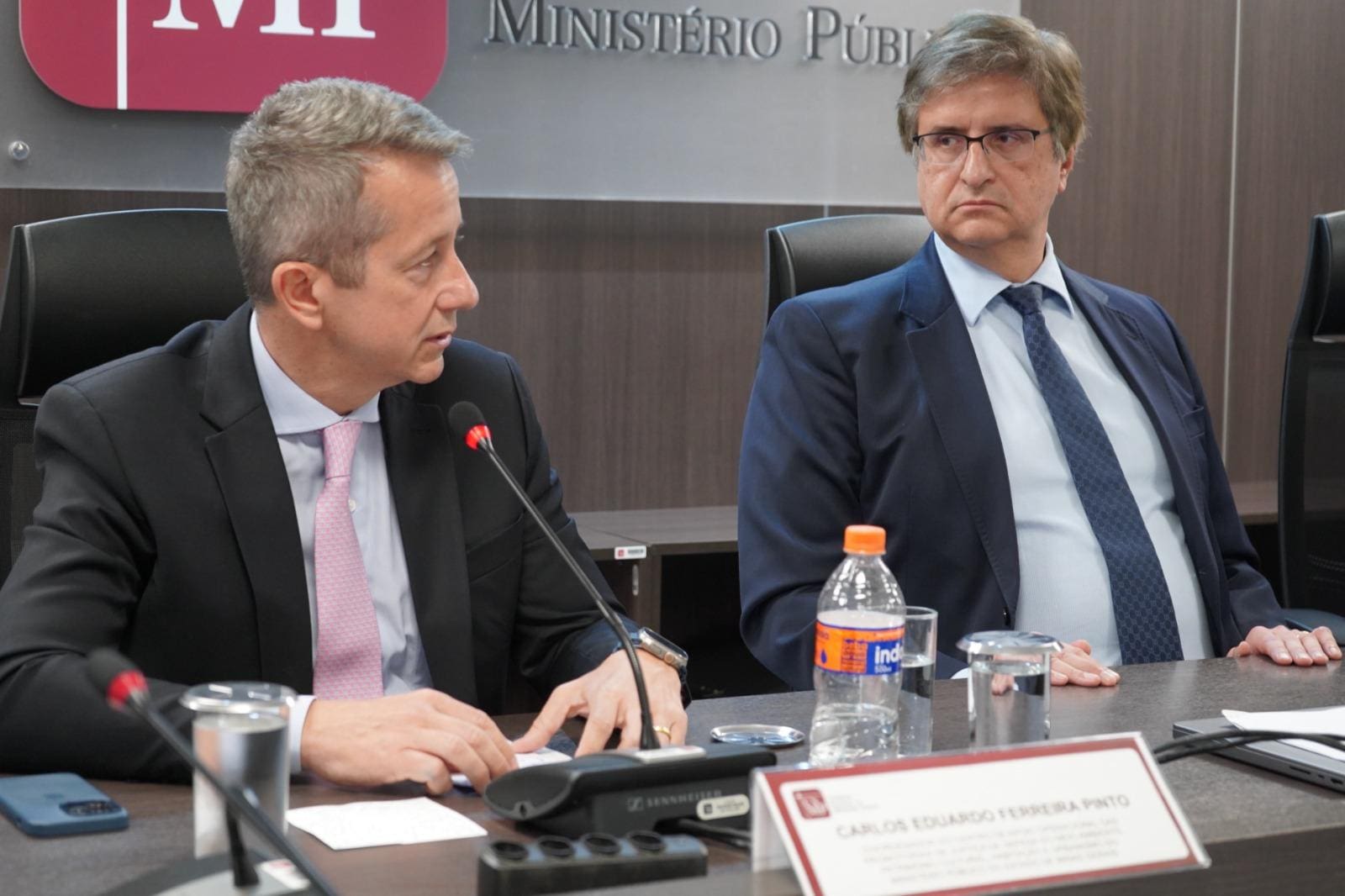 Promotor de Justiça do MPMG Carlos Eduardo Ferreira Pinto e o procurador peral da República, Paulo Gonet