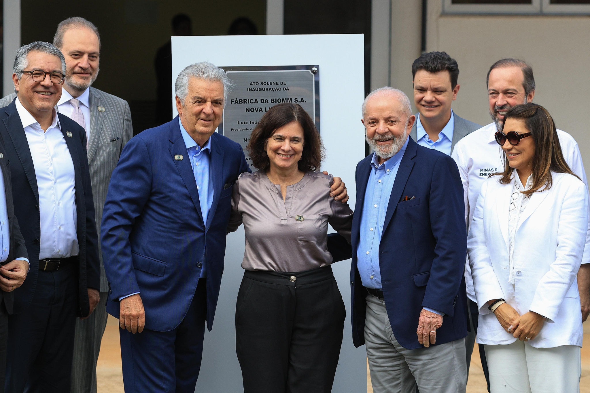 Ministra Nísia Trindade com Lula em inauguração da fábrica de insulina da Biomm