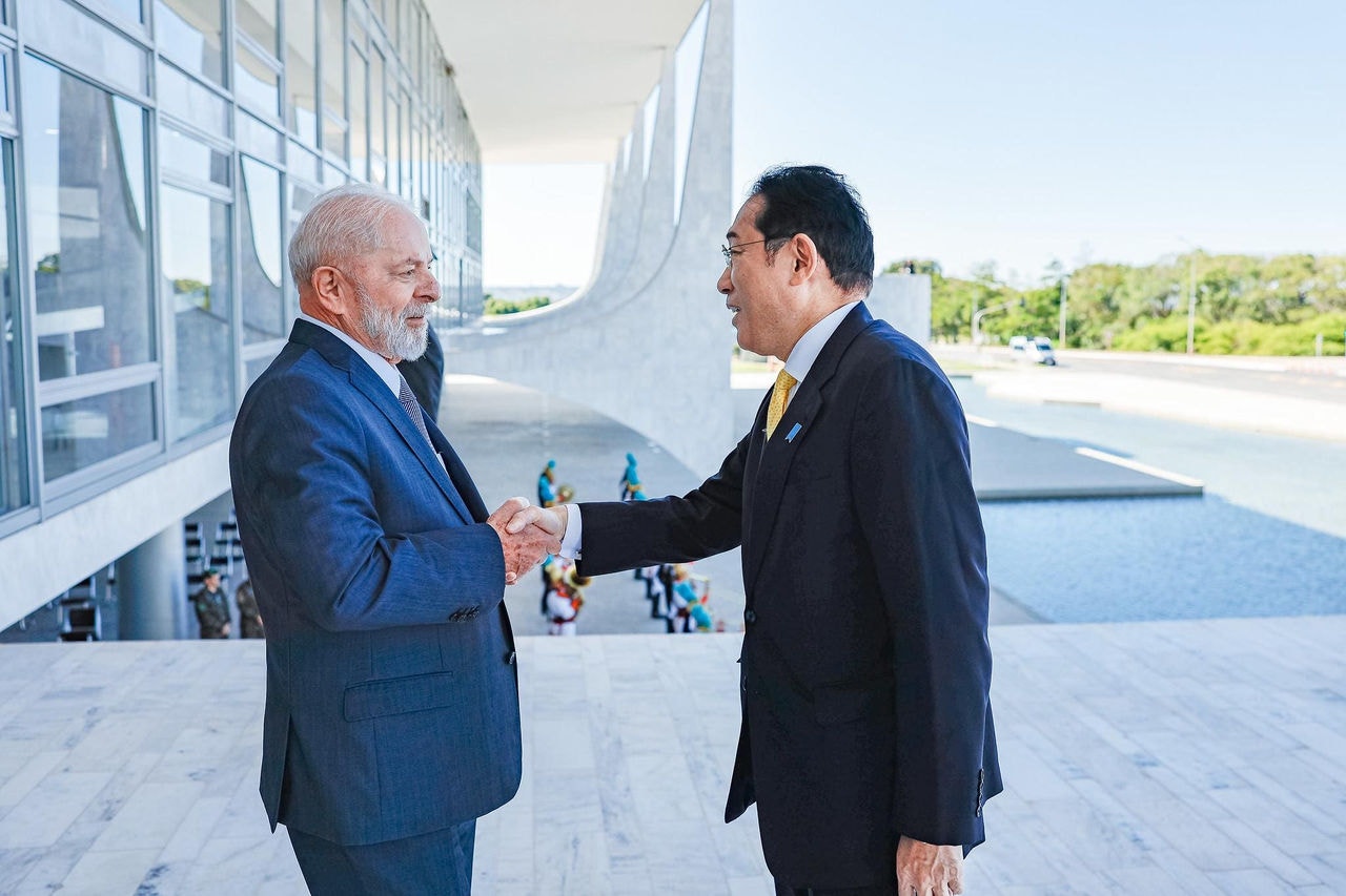 Presidente Lula recebeu o primeiro-ministro do Japão, Fumio Kishida, no Palácio do Planalto.