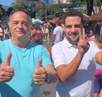 O deputado estadual e pré-candidato a prefeito Mauro Tramonte visitou a Feira da Afonso Pena acompanhado do jornalista Asafe Alcântara