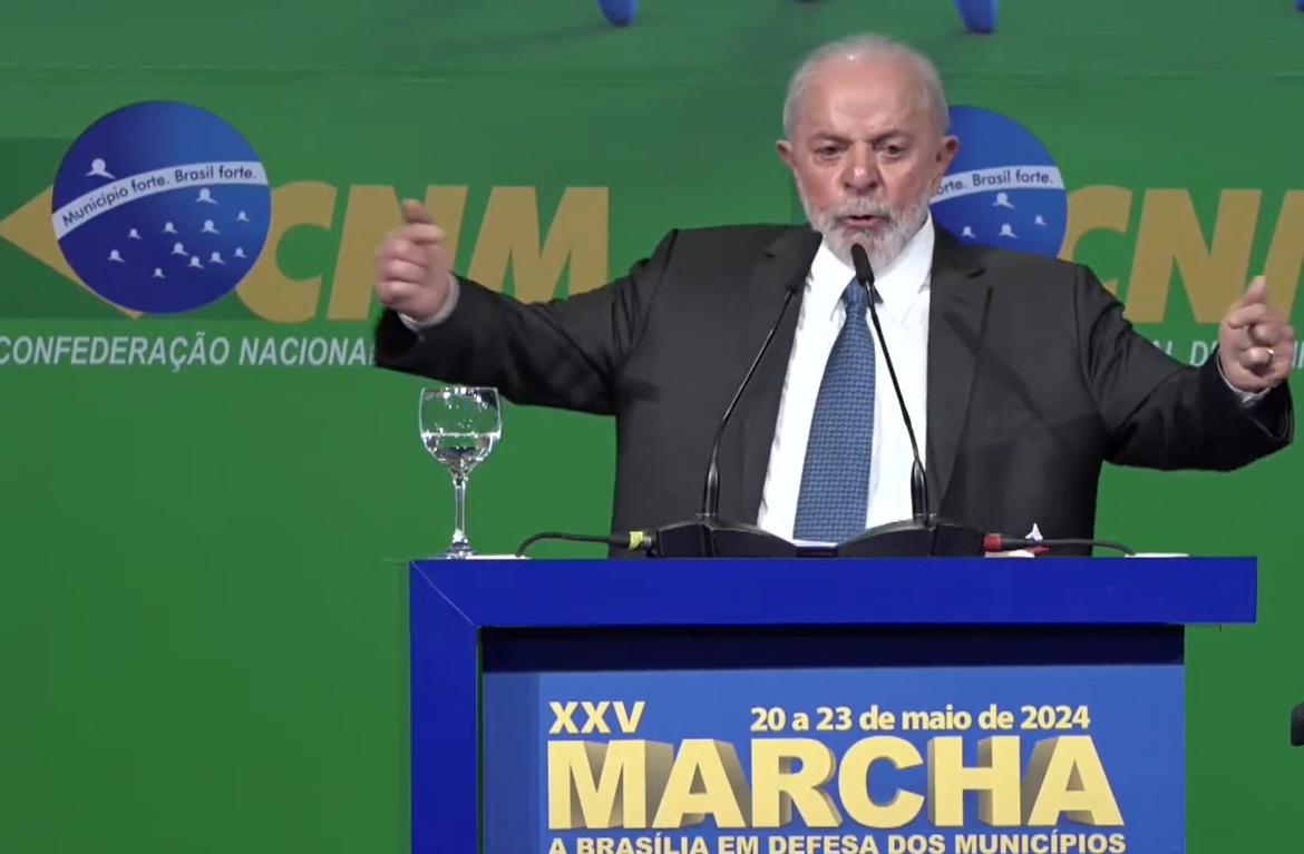 O presidente Lula em discurso na abertura da Marcha dos prefeitos, em Brasília