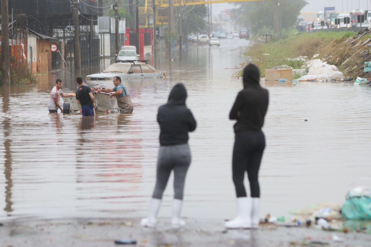 Situação crítica dos moradores do bairro Campina, em São Leopoldo, que foi inundado pelas águas do rio dos Sinos
