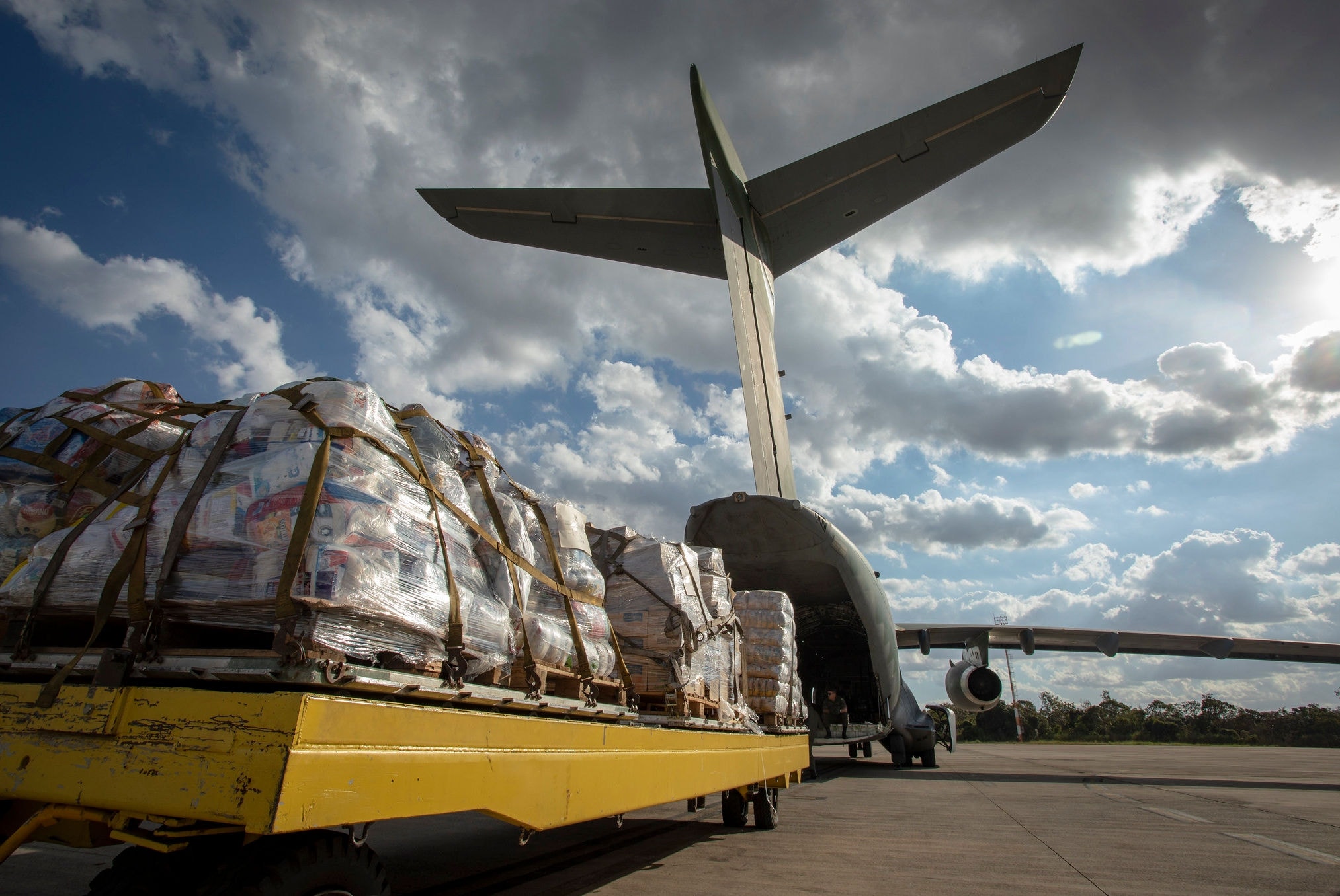 FAB realiza complexa coordenação aérea na Operação Taquari II, com o recebimento de doações e envio para a população do Rio Grande do Sul