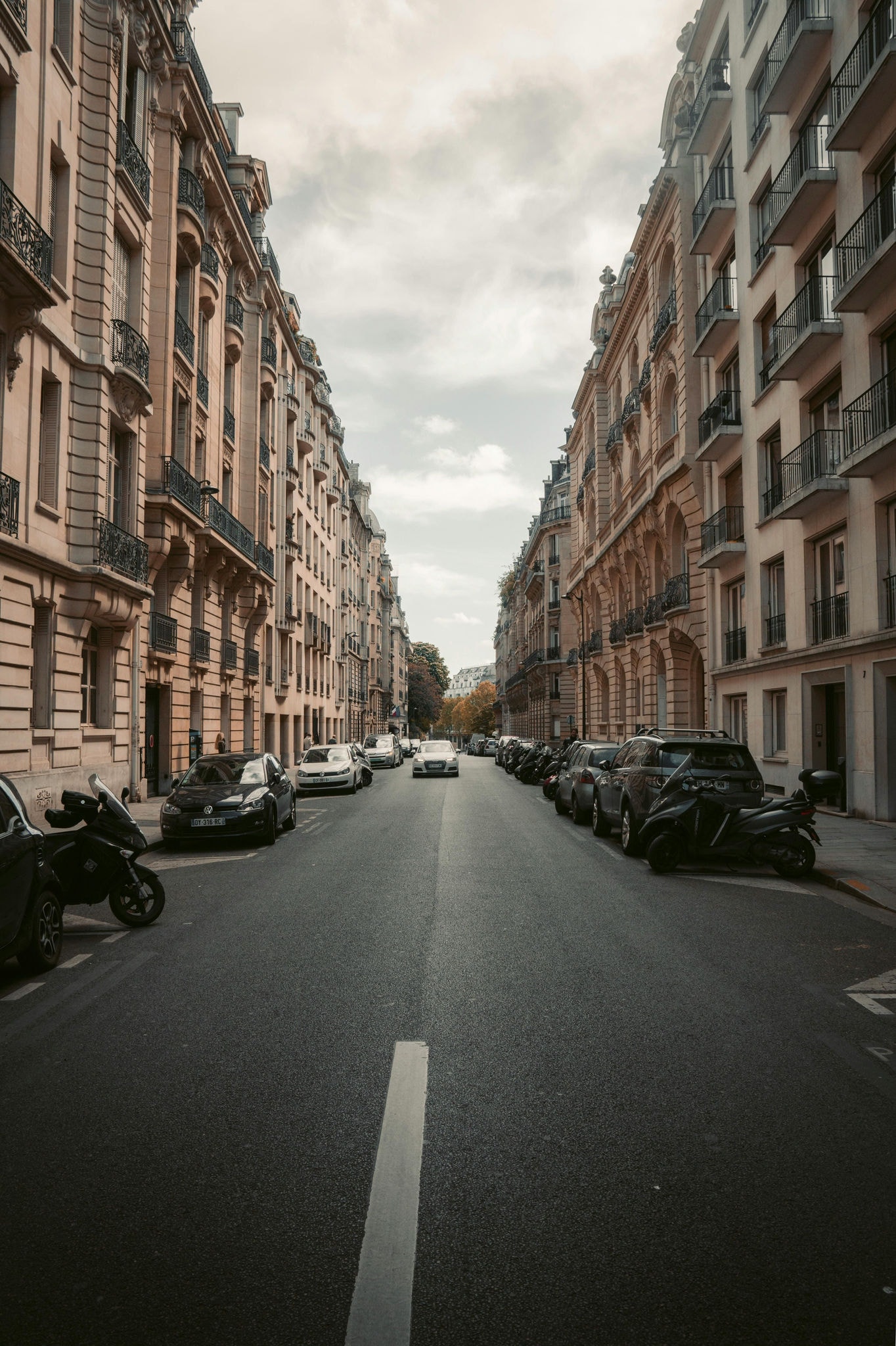 Imagem ilustrativa de uma rua em Paris