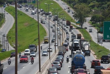 Trânsito intenso no Anel Rodoviário 