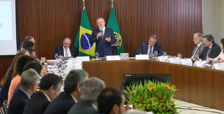 O presidente Luiz Inácio Lula da Silva coordena reunião ministerial, no Palácio do Planalto