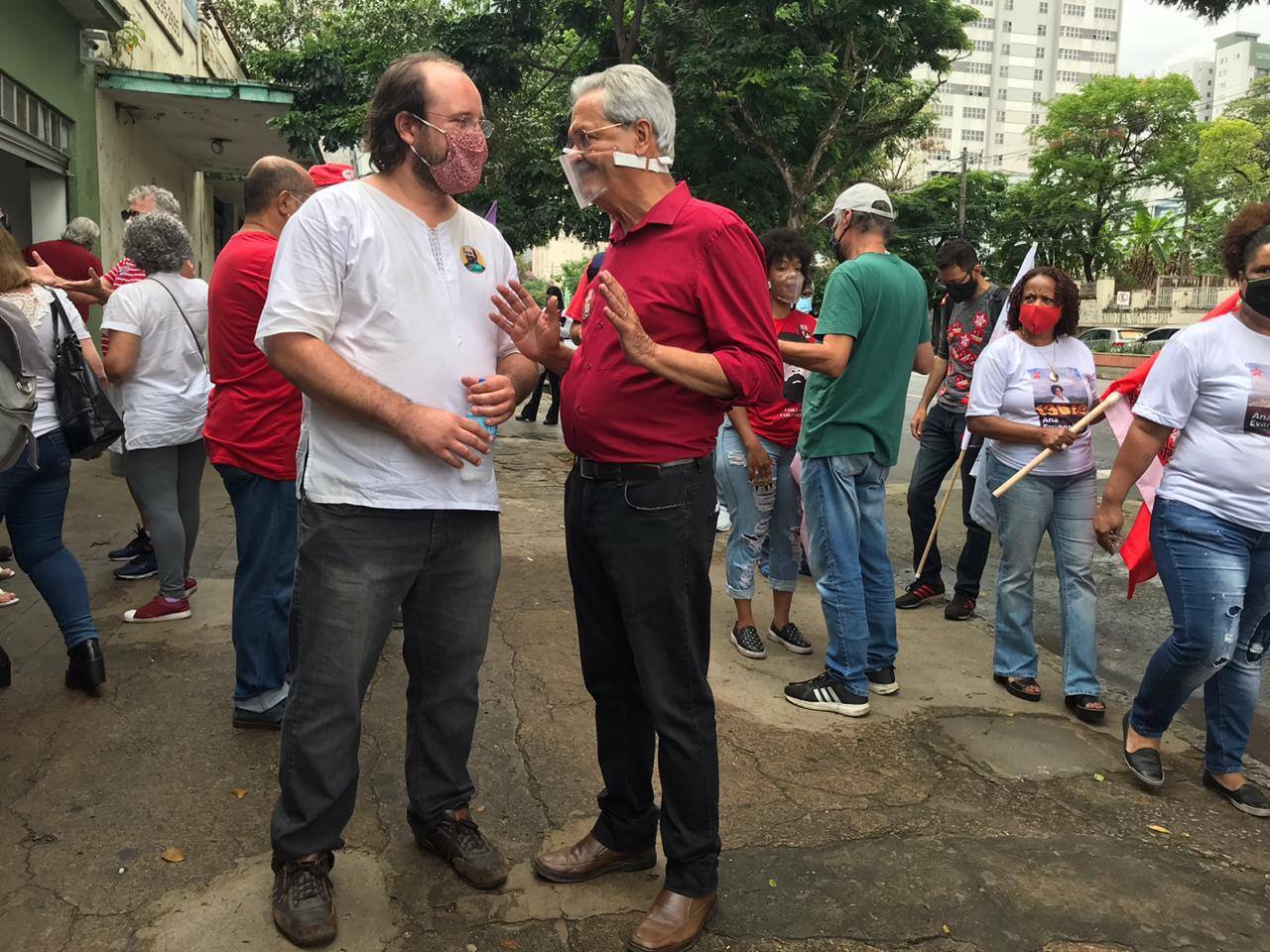 Nilmário Miranda (PT) encerrou sua campanha com ato na avenida do Contorno