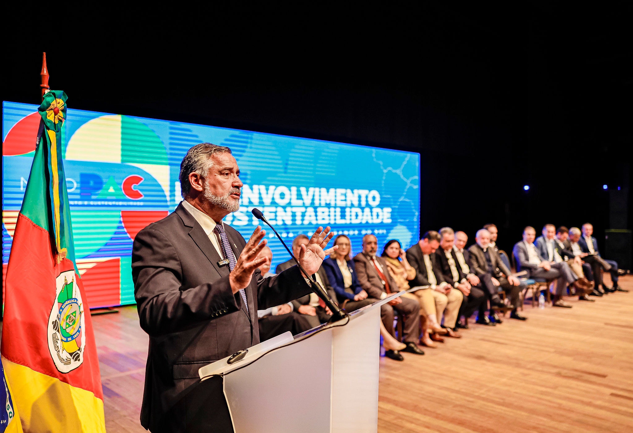 O ministro Paulo Pimenta, durante evento de lançamento de obras do PAC, em Porto Alegre (RS)