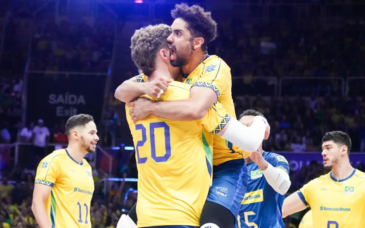 Brasil enfrentando a Eslovênia pela VNL 2025 no Maracanãzinho (Foto: Mauricio Val/FV Imagem/CBV)