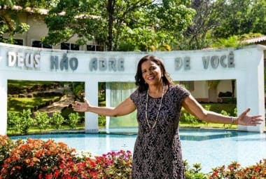 Pastora Ezenete disse que cantor ficou três dias recluso e que foi tratado igual a todos