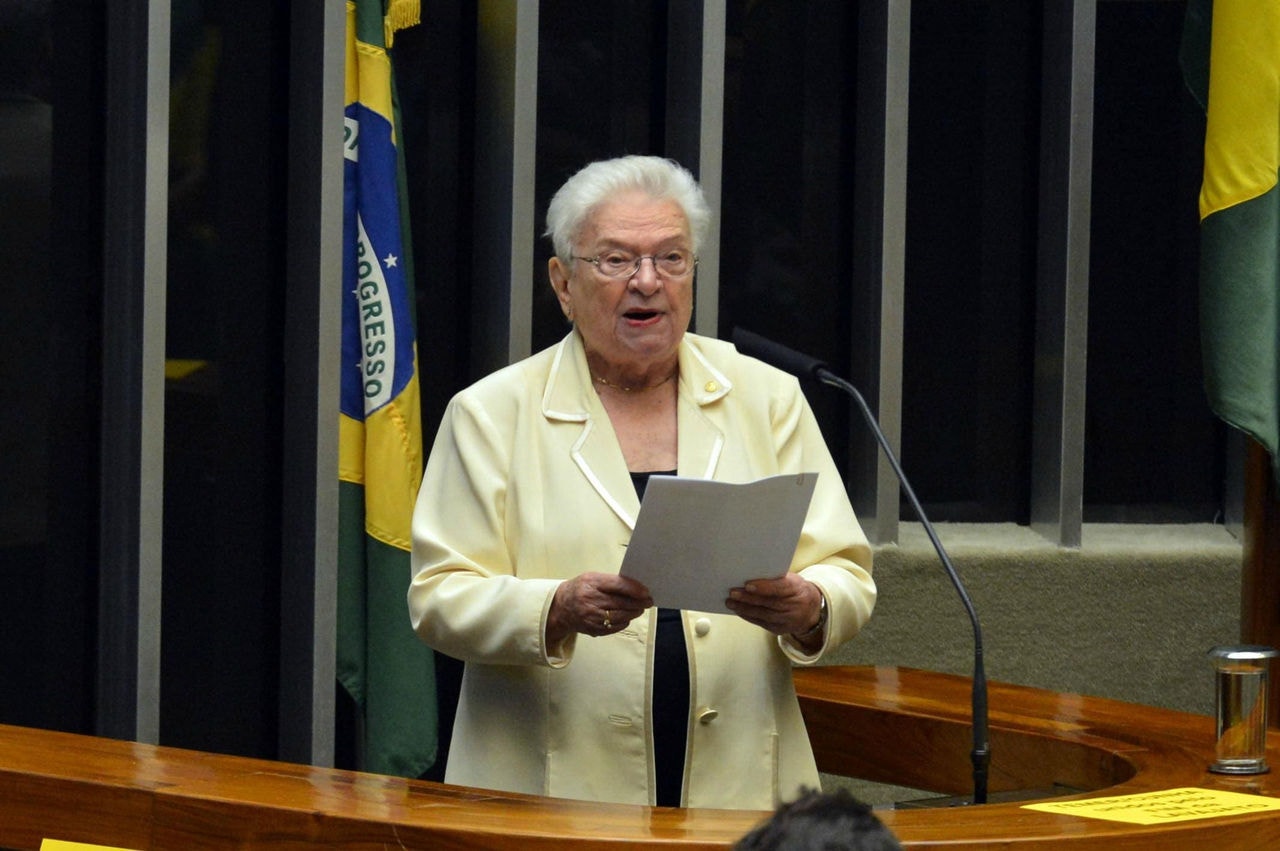 Luiza Erundina vai disputar presidência da Câmara
