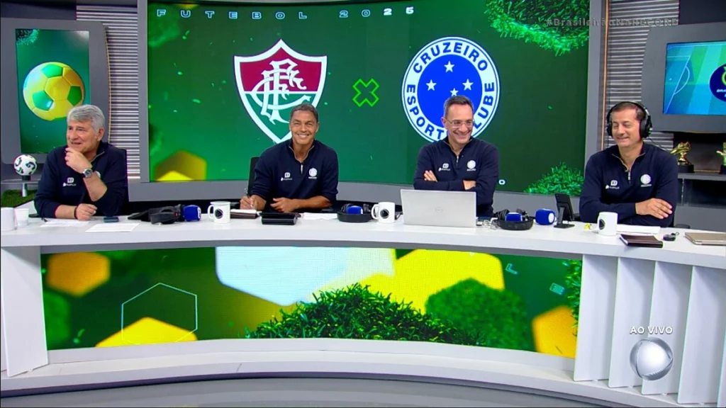 Cleber Machado, Dodô, Maurício Noriega e Sálvio Spínola na transmissão de Fluminense X Cruzeiro pela Record