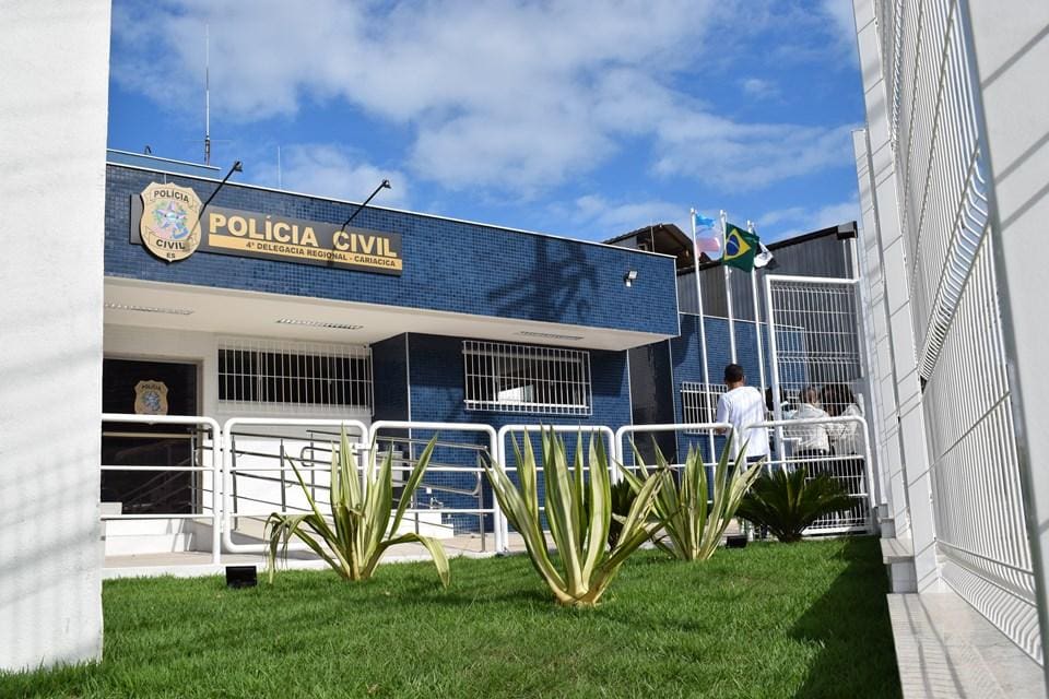 Foto mostra a Delegacia Regional de Cariacica (ES), para onde a vítima e o suspeito foram levados