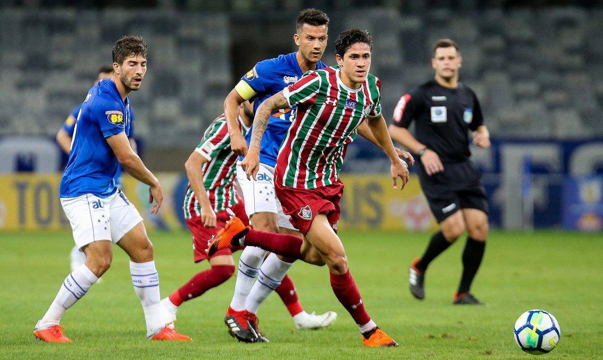 Atacante Pedro, do Fluminense, sofreu uma lesão no joelho direito, no jogo contra o Cruzeiro, em agosto Atacante Pedro, do Fluminense, sofreu uma lesão no joelho direito, no jogo contra o Cruzeiro, em agosto