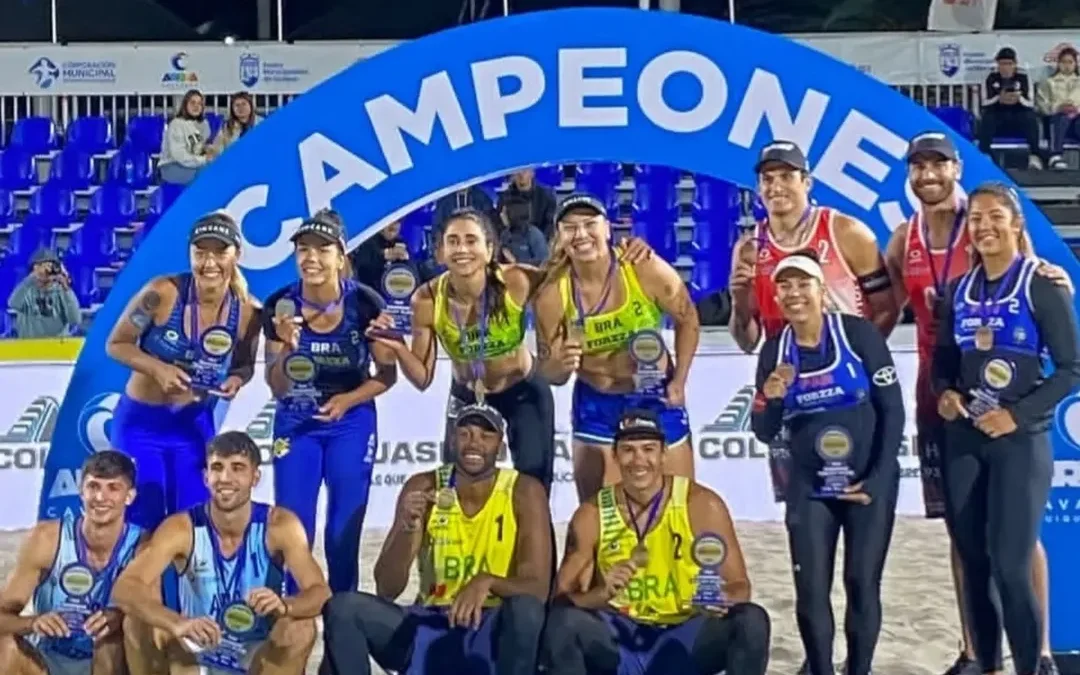 Brasil teve três duplas no pódio do Sul-Americano de vôlei de praia (Foto: Divulgação/ CBV)