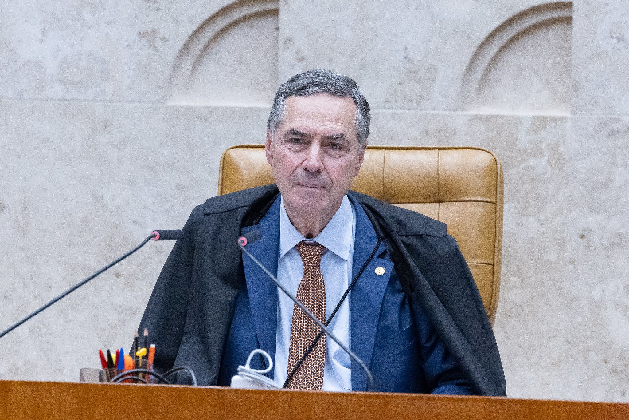 Luís Roberto Barroso tratou de regulação das redes e inteligência artificial em fórum