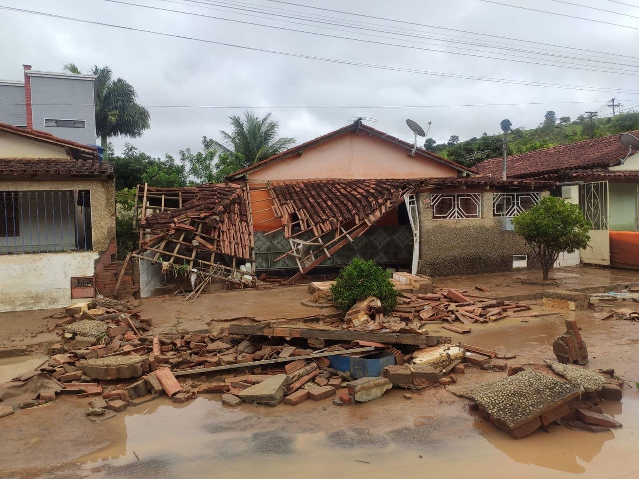Moradores da Machacalis ficaram desabrigados após fortes chuvas