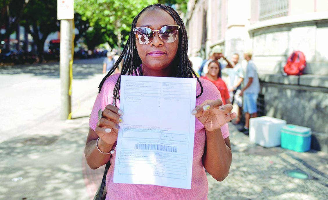 Opinião Professora Valéria Carlos foi surpreendida ontem com aumento do valor da 2ª via do RG