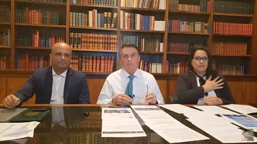 Bolsonaro defendeu porte de arma de fogo por causa do caso Lázaro Souza, suspeito de matar cinco pessoas no Distrito Federal