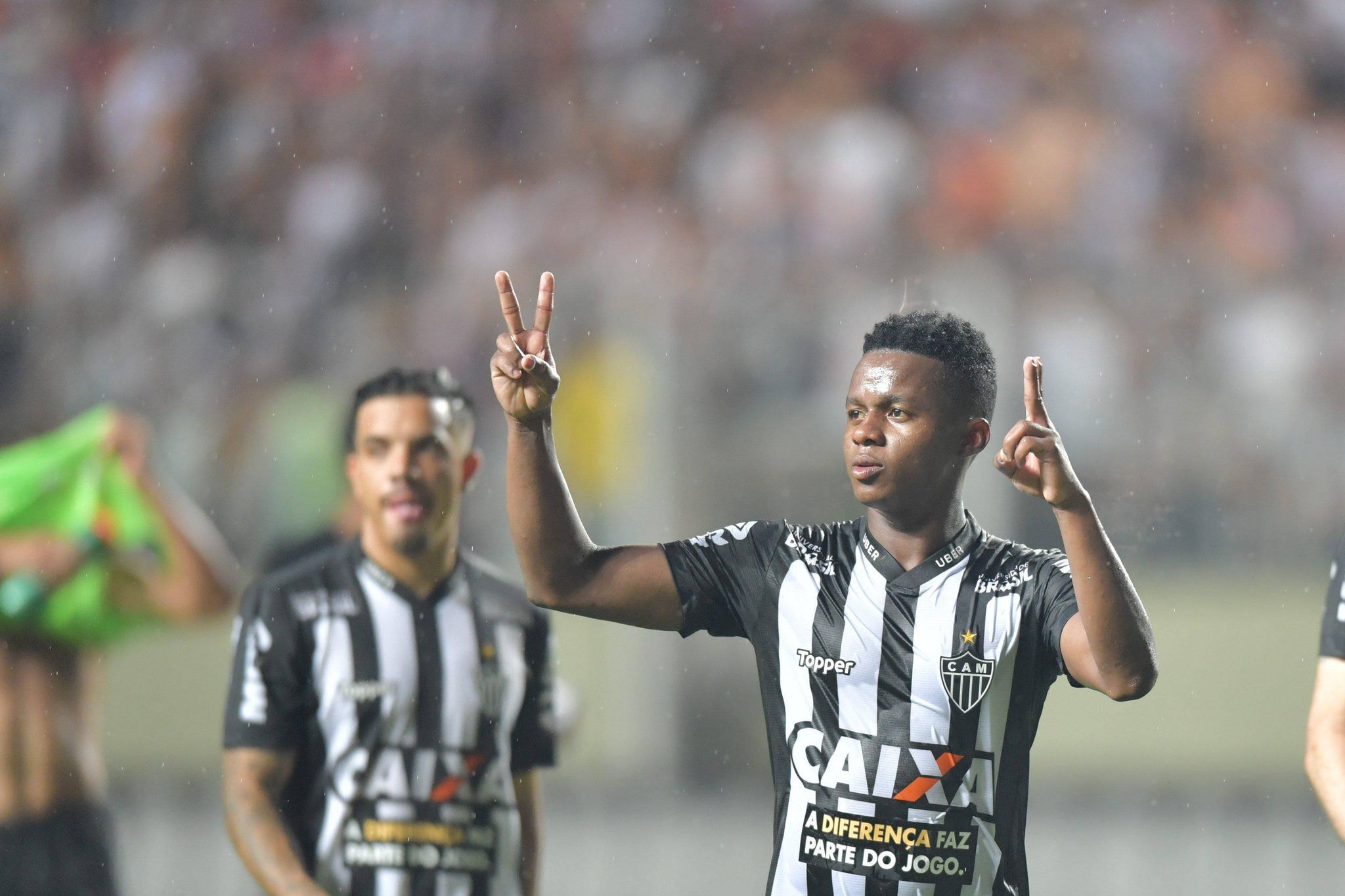 Cazares foi o autor do gol que garantiu a classificação do Atlético para a Libertadores