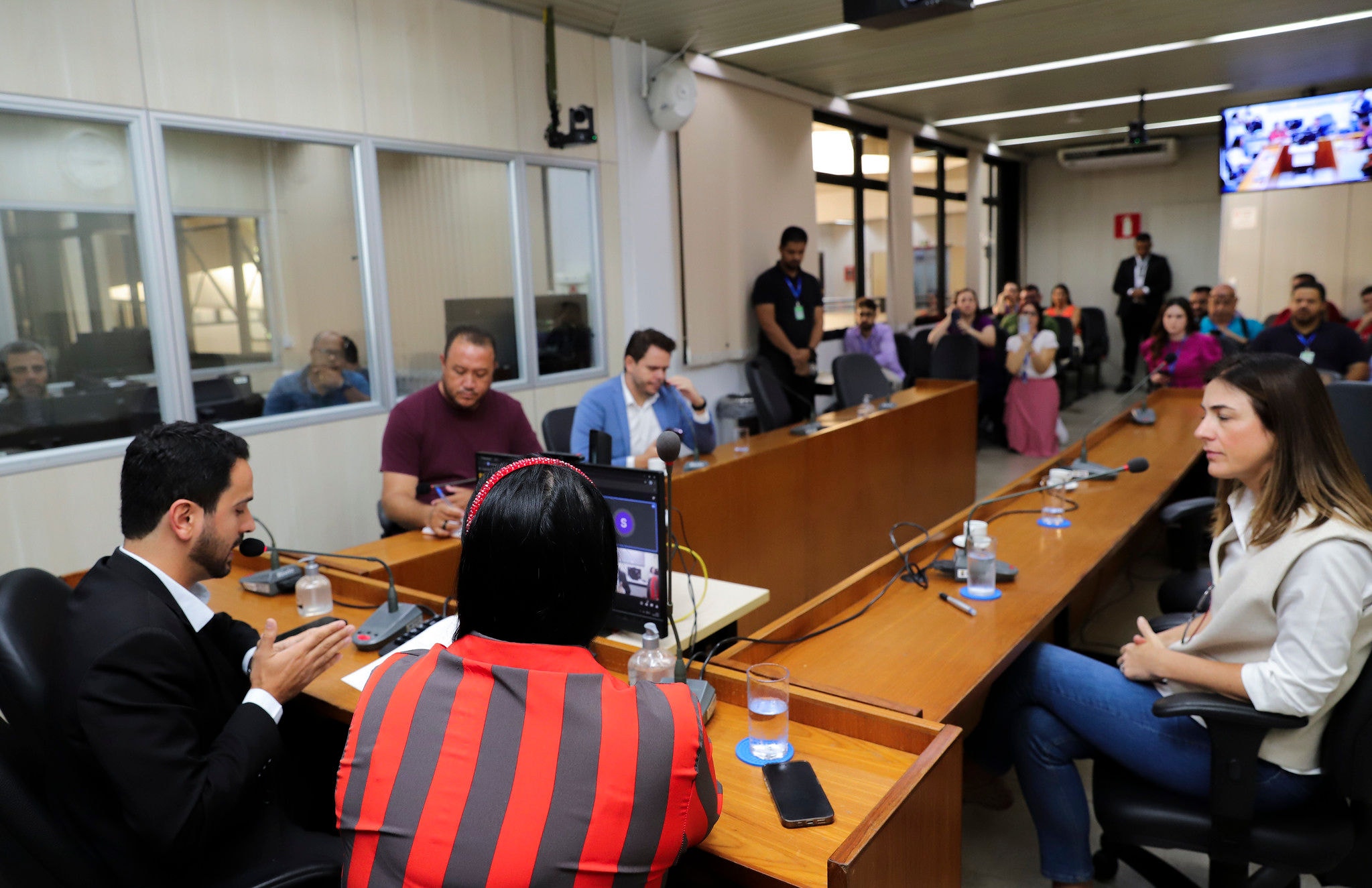 Comissão de Legislação e Justiça (CLJ) da Câmara de BH é composta atualmente pelos vereadores Uner Augusto (PL), Dra. Michelly Siqueira (PRD), Fernanda Pereira Altoé (Novo), Edmar Branco (PCdoB) e Vile (PL)