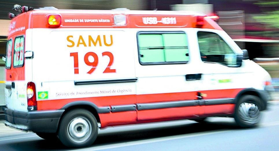 Uma das vítimas foi socorrida pelo Samu 