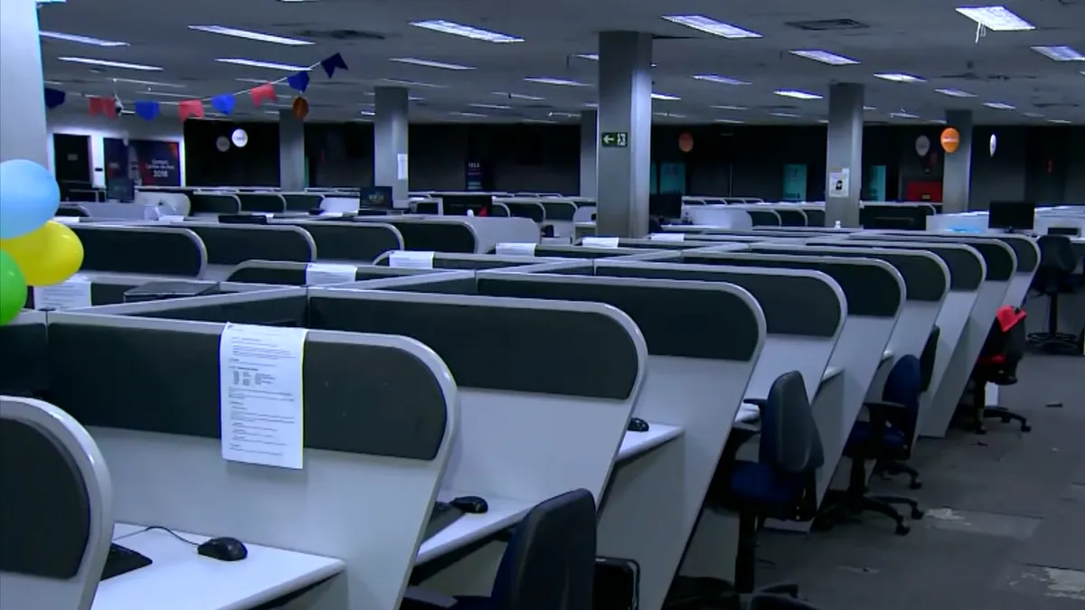 Trabalhadora demitida após 7 dias ganha ação na justiça contra empresa de call center