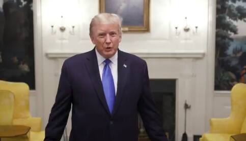 Donald Trump diz estar tudo bem com ele em vídeo no Twitter