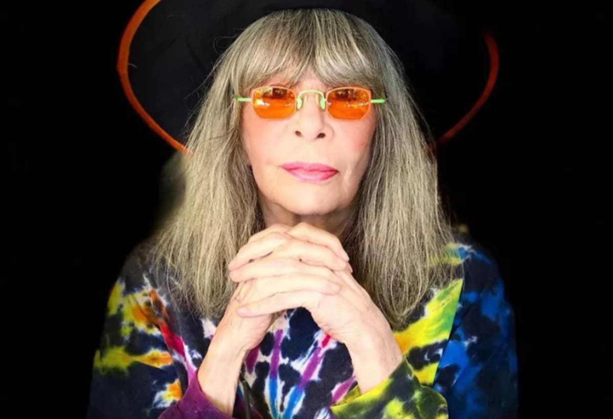 Rita-Lee-doou-roupas-padre-Julio-Lancelotti