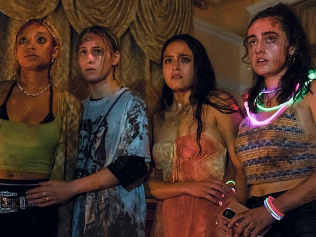 Morte, Morte, Morte: Sátira de horror juvenil mistura suspense, ironia e redes sociais