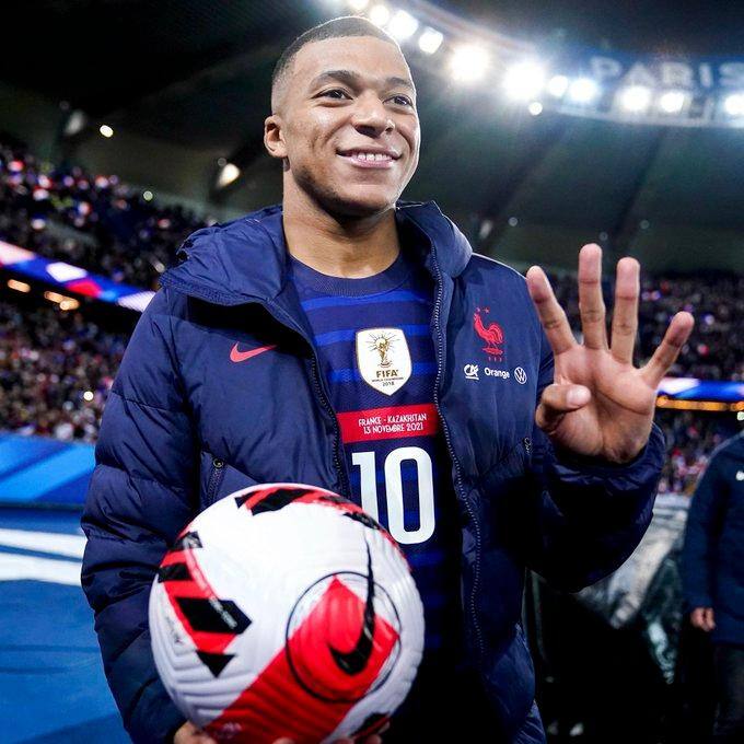 Mbappé foi campeão com a seleção francesa na copa de 2018