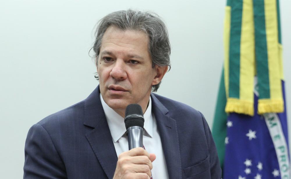 O ministro da Fazenda, Fernando Haddad, responde a perguntas dos deputados na Comissão de Finanças e Tributação da Câmara