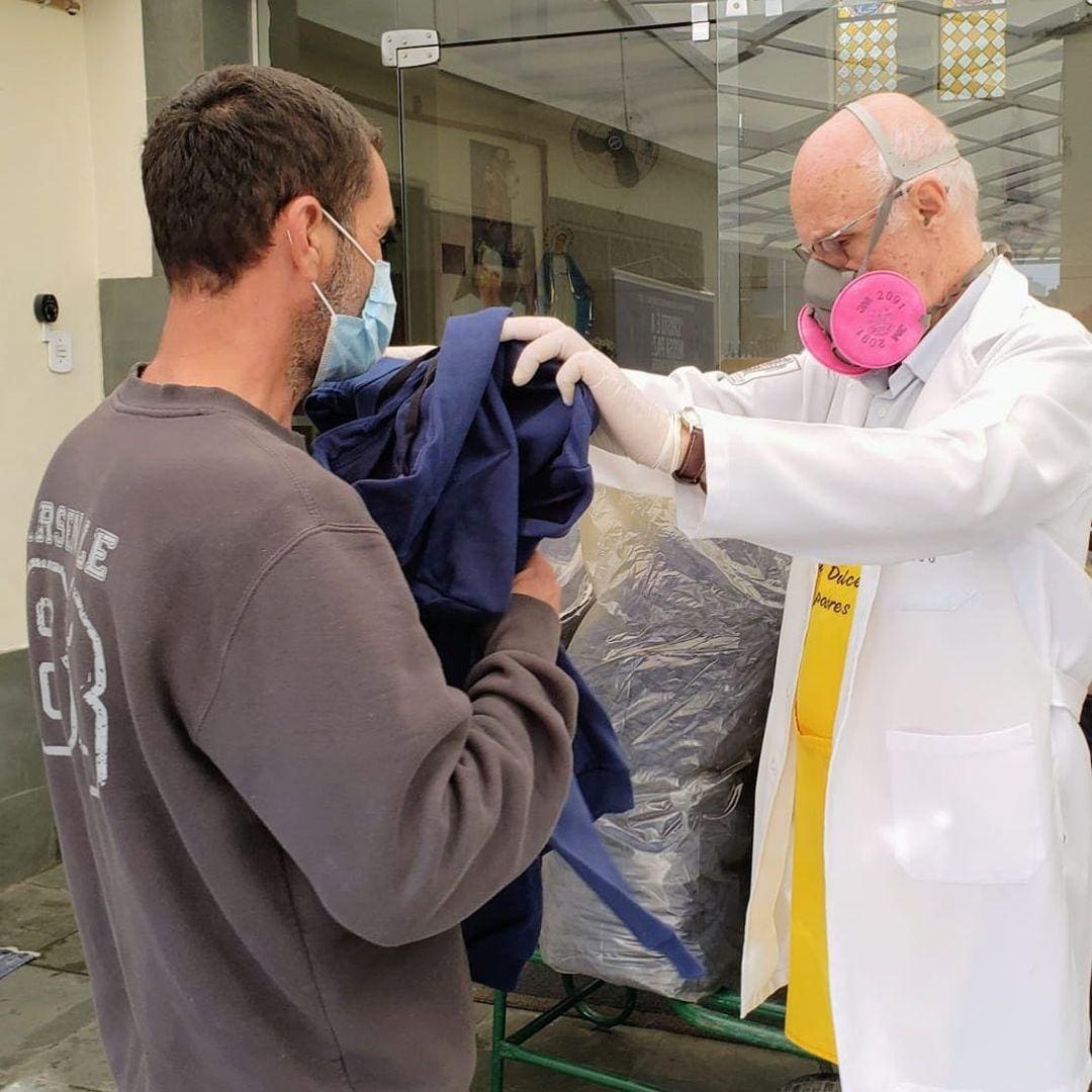 Padre Julio vem dedicando a vida a causas sociais
