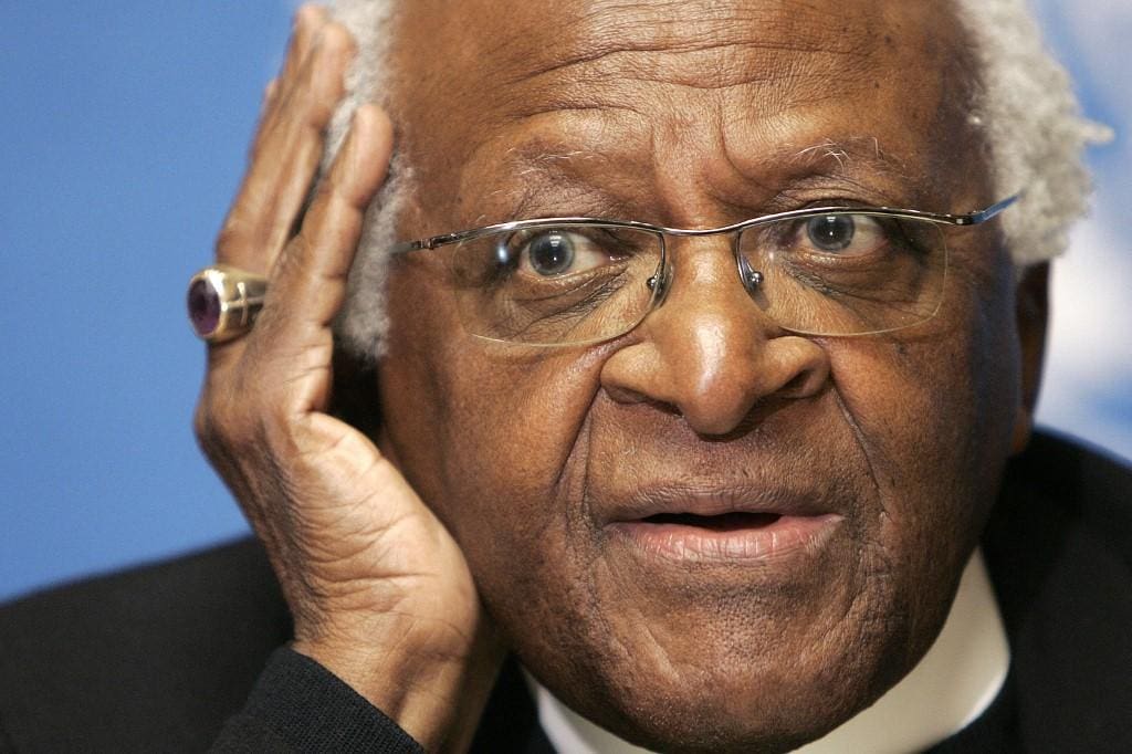 Desmond Tutu, símbolo da luta contra o apartheid na África do Sul, morre aos 90 anos