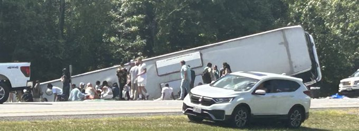 A rodovia, a Interestadual-90, ficou interditada ao tráfego e o acidente causou grande congestionamento
