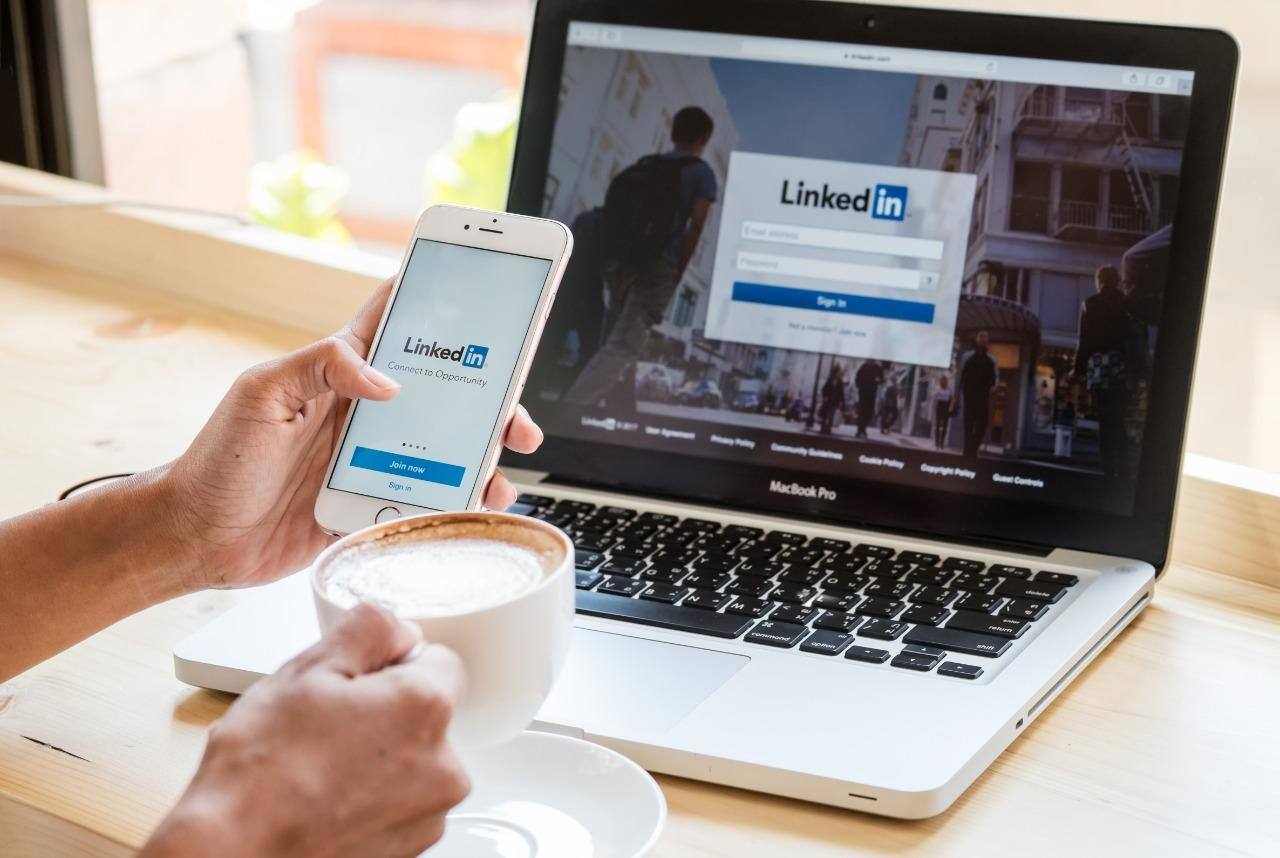 Especialista alerta que – apesar de não estar nos holofotes de escândalos que abalaram a credibilidade de redes sociais como o Facebook e o Instagram – o LinkedIn também pode ser tóxico e prejudicial para a saúde mental dos usuários