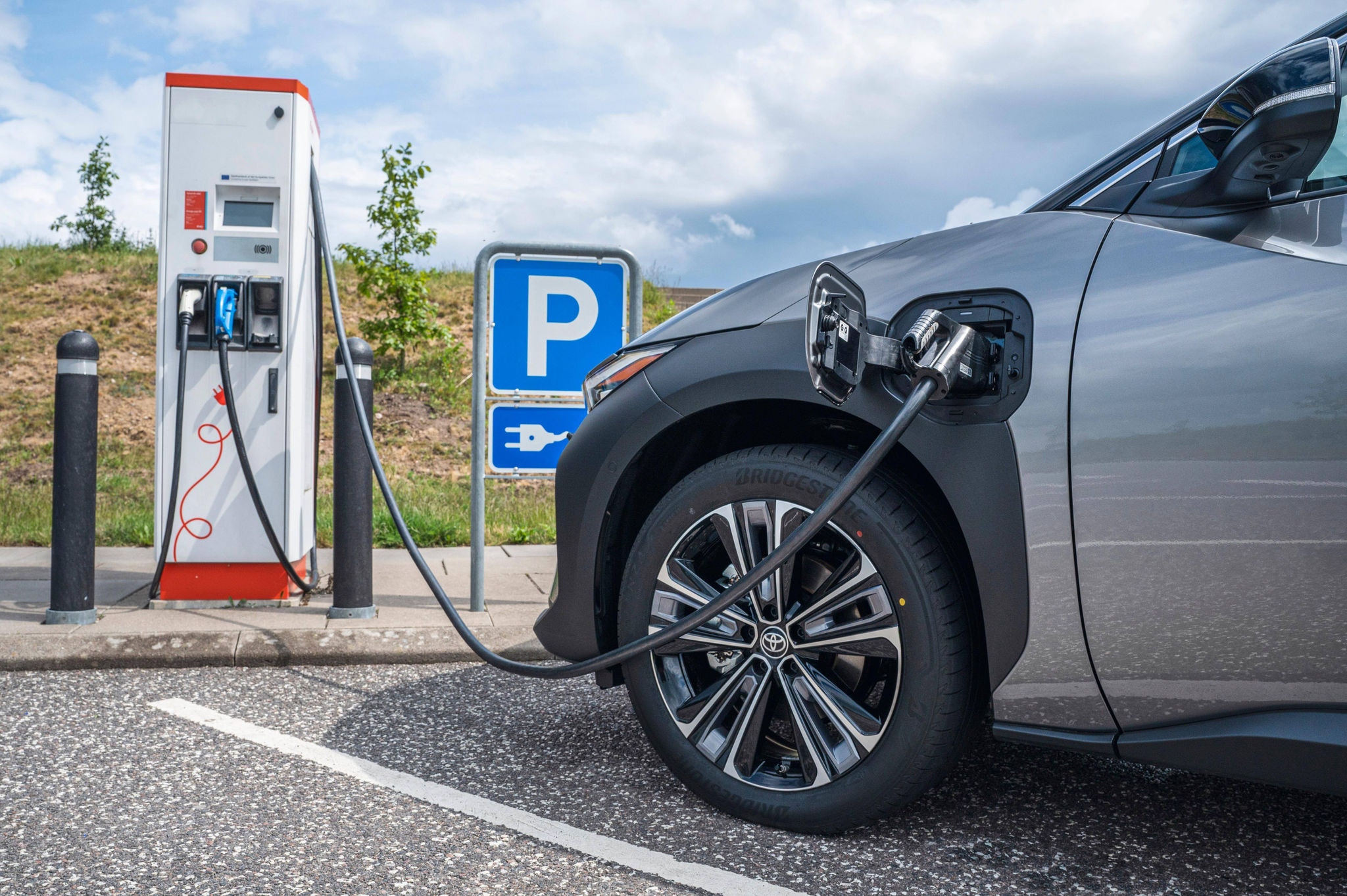 Toyota promete ter carros elétricos com recarga ultrarrápida em 2027