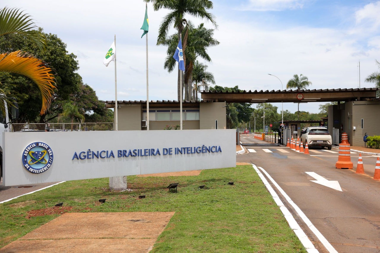 Investigação apurou  instrumentalização da Agência Brasileira de Inteligência (Abin) com intuito de beneficiar o ex-presidente Jair Bolsonaro (PL) e o seu governo