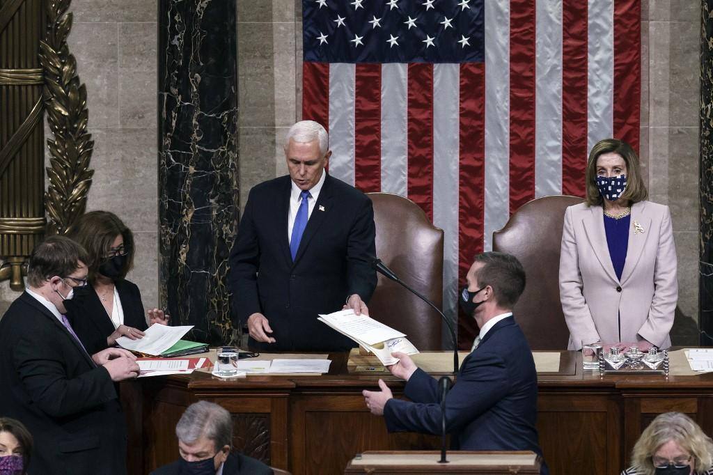 Vitória de Biden é certificada no Congresso dos EUA