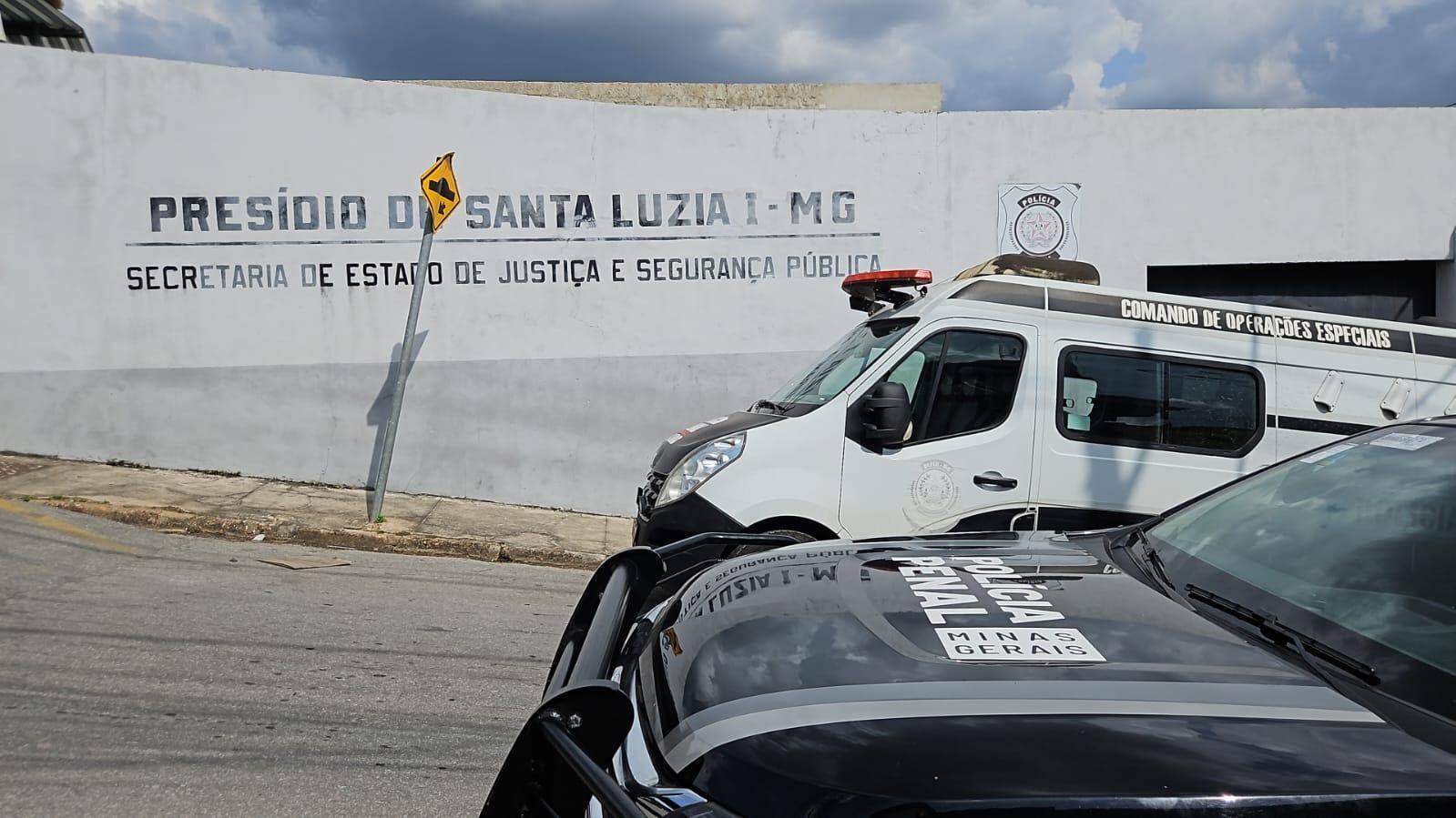 Policiais estão em busca de detentos que fugiram do presídio de Santa Luzia