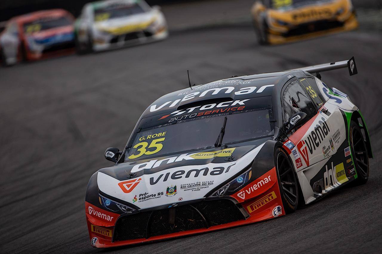 A marca é fornecedora técnicas das principais categorias do automobilismo nacional Stock Car, Stock Car Light, entre outras