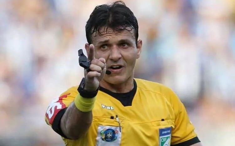 Caio Max Vieira Augusto está mantido como responsável pelo VAR no Derby(Foto: Divulgação)