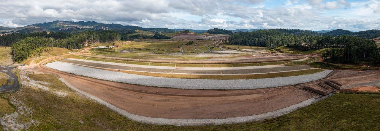 Dique 2 do Sistema Pontal, em Itabira: famílias que moram próximo ao local e que estão sob risco de desabamento deverão ser realocadas pela Vale