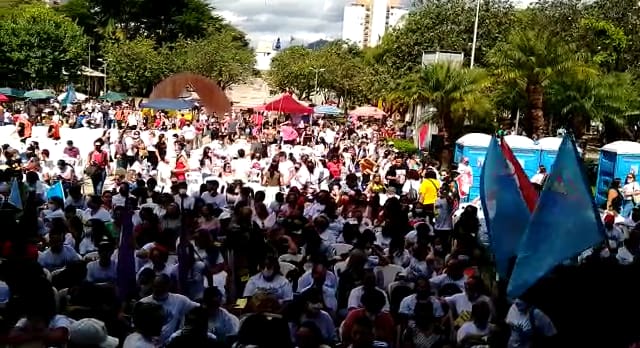 Professores fazem manifestação na ALMG