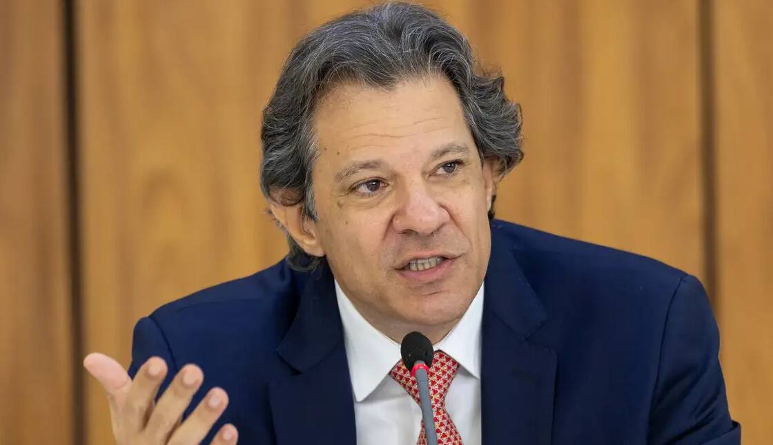 O ministro da Fazenda, Fernando Haddad, falou nesta segunda-feira (15) sobre meta fiscal zero e atualização do salário-mínimo