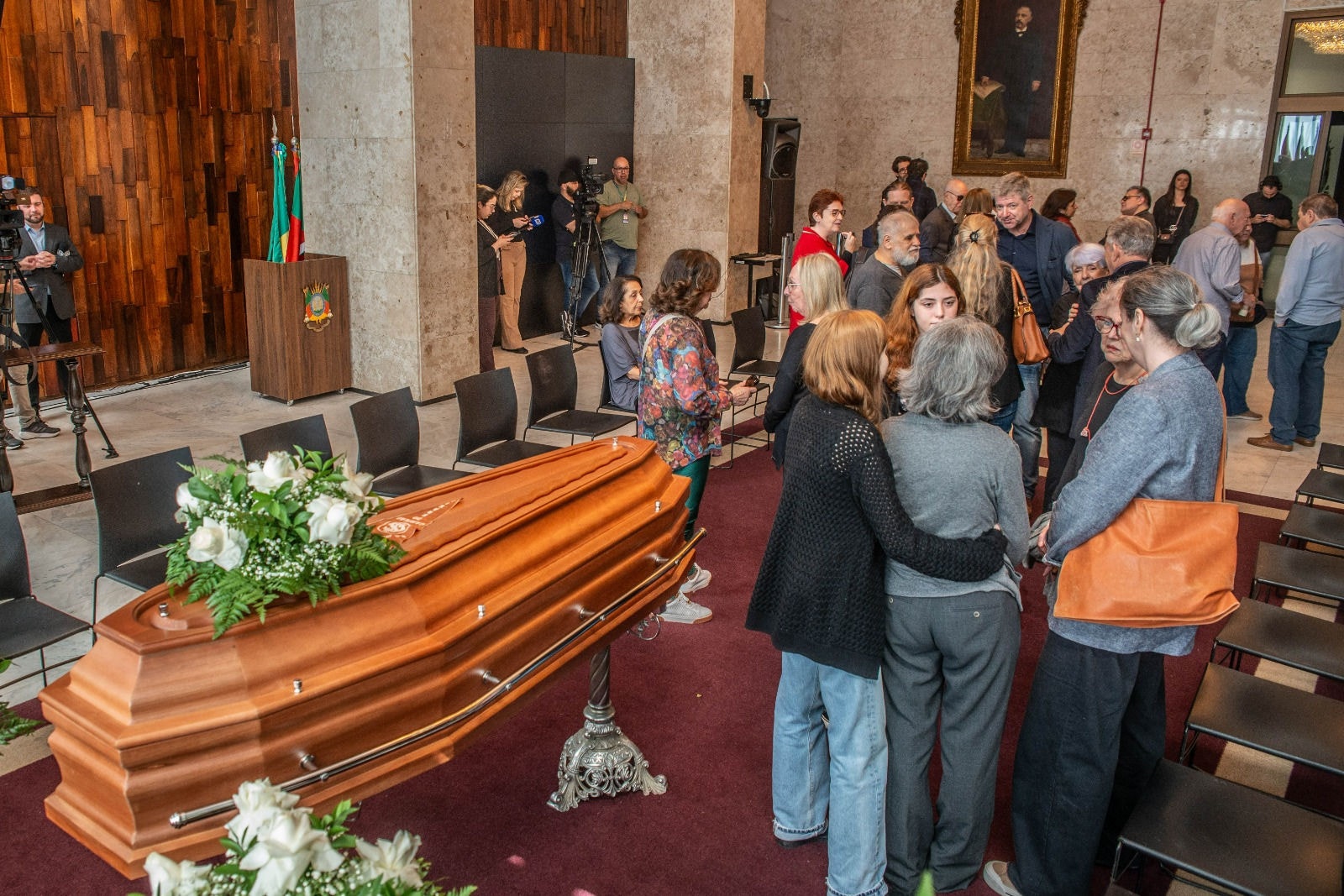 Velório de Luis Fernando Verissimo contou com familiares, artistas e políticos