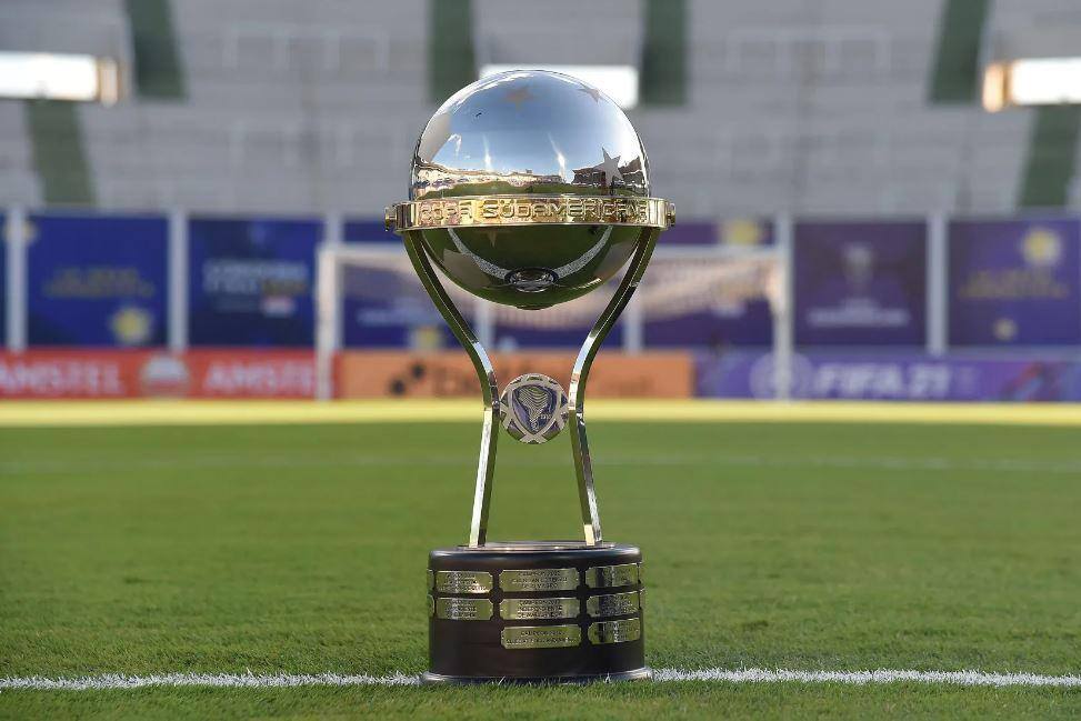 Taça de campeão da Copa Sul-Americana
