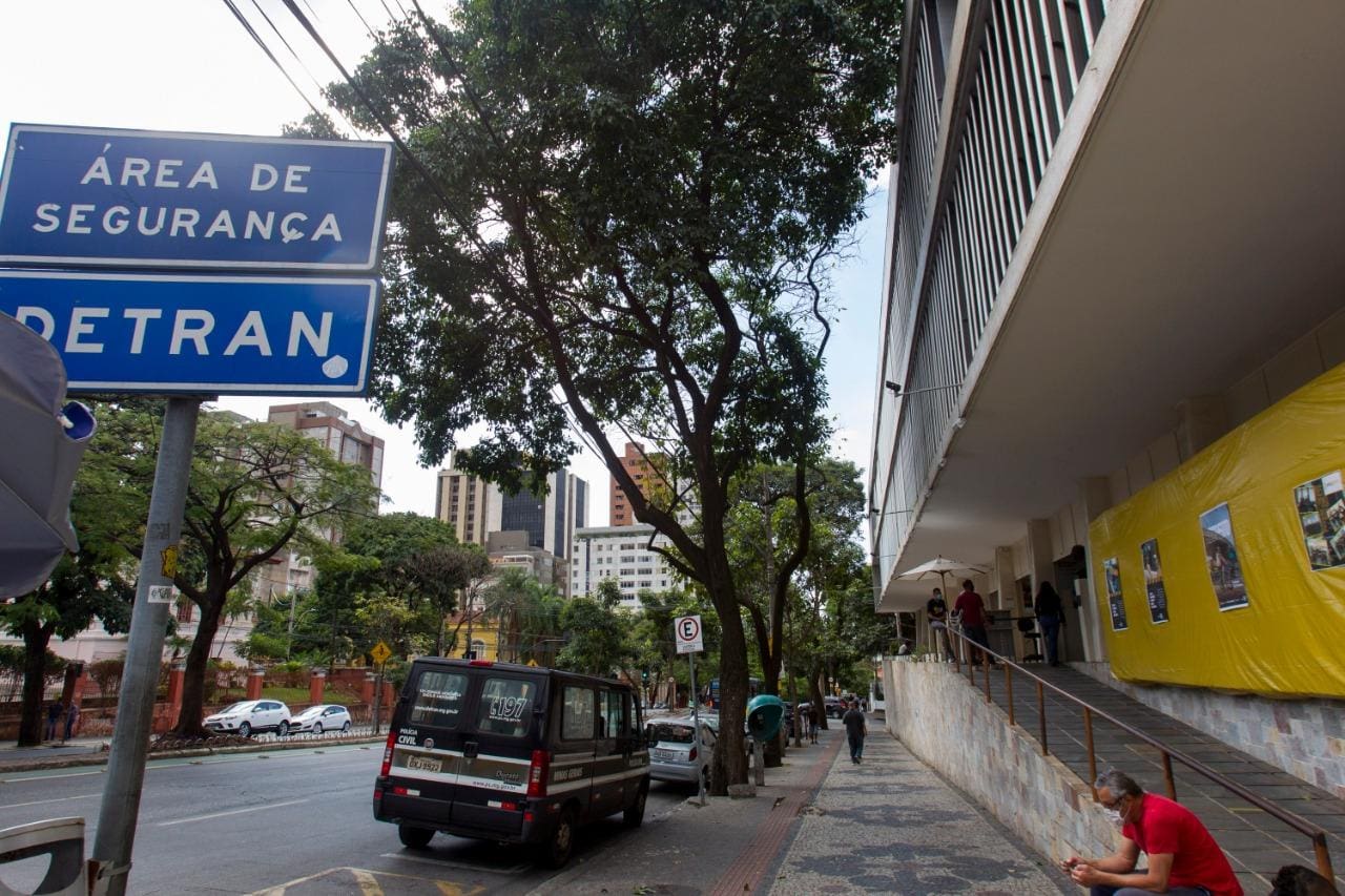 Fachada do Detran MG